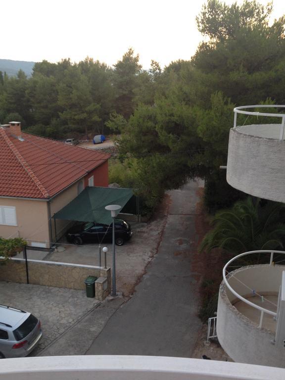 Guest House Alek Vrboska Habitación foto