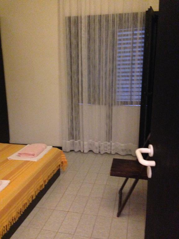 Guest House Alek Vrboska Habitación foto