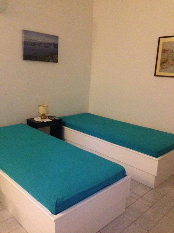 Guest House Alek Vrboska Habitación foto