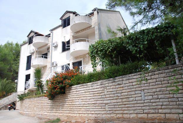 Guest House Alek Vrboska Habitación foto
