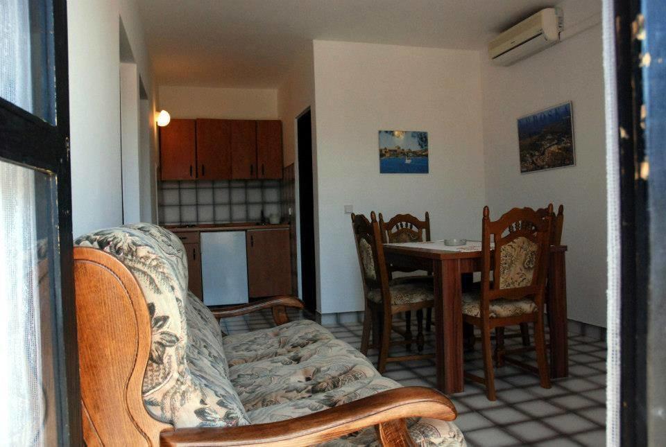Guest House Alek Vrboska Habitación foto