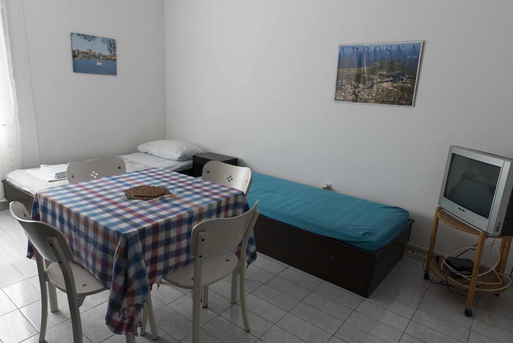 Guest House Alek Vrboska Exterior foto